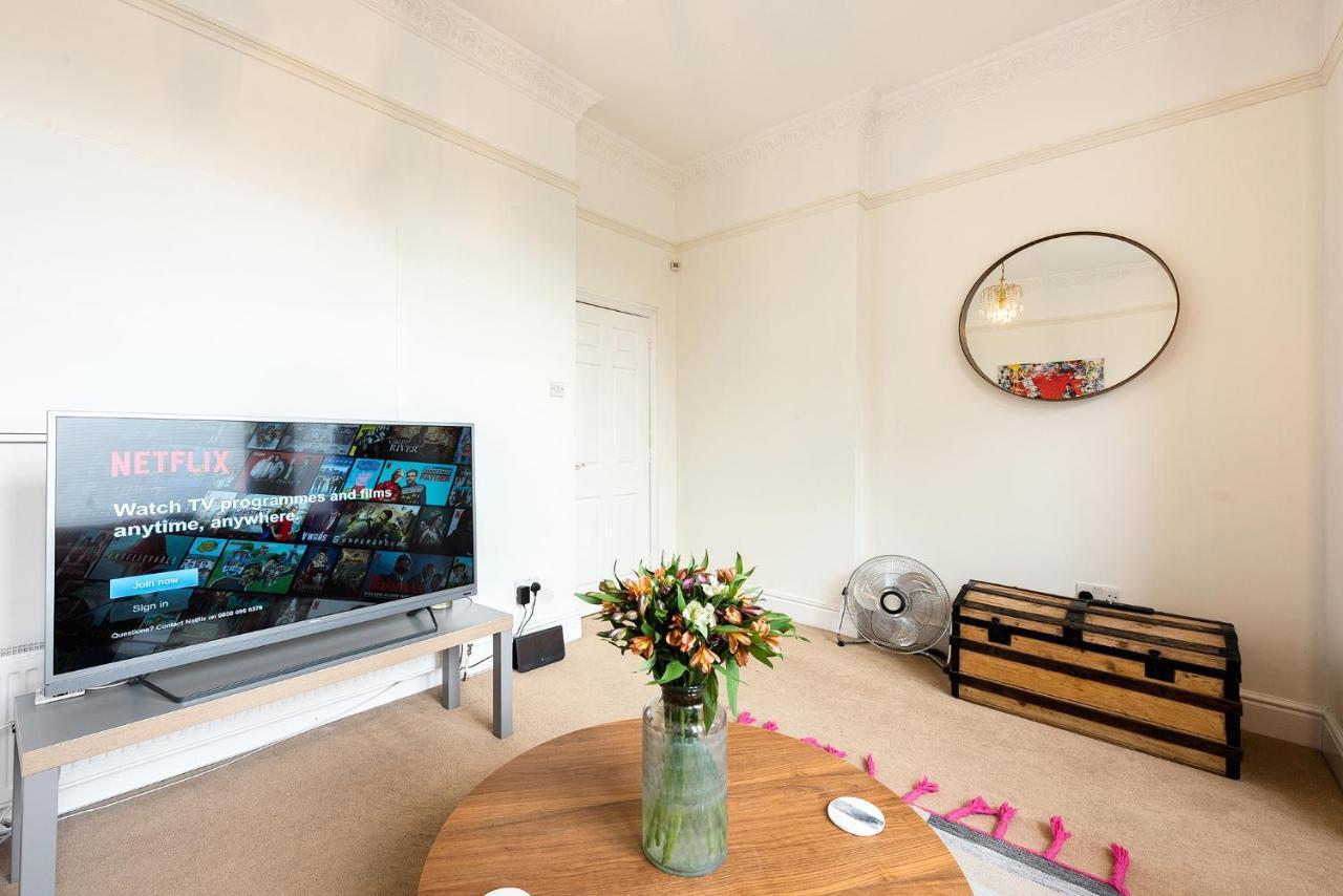 Heart Of Ealing Apartment With Garden Londres Extérieur photo